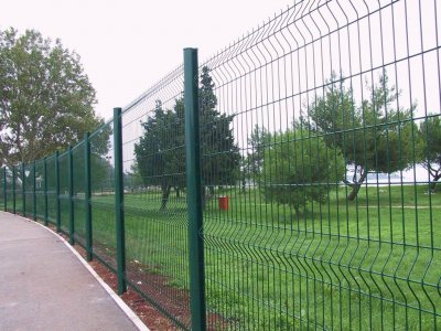 鐵絲護欄網(wǎng)案例